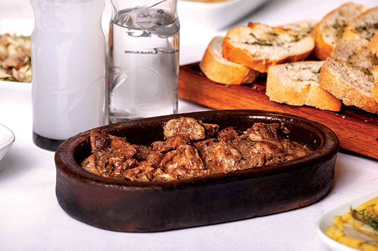 Yunan tavernalarına en yakın mekân: Barba Vasilis