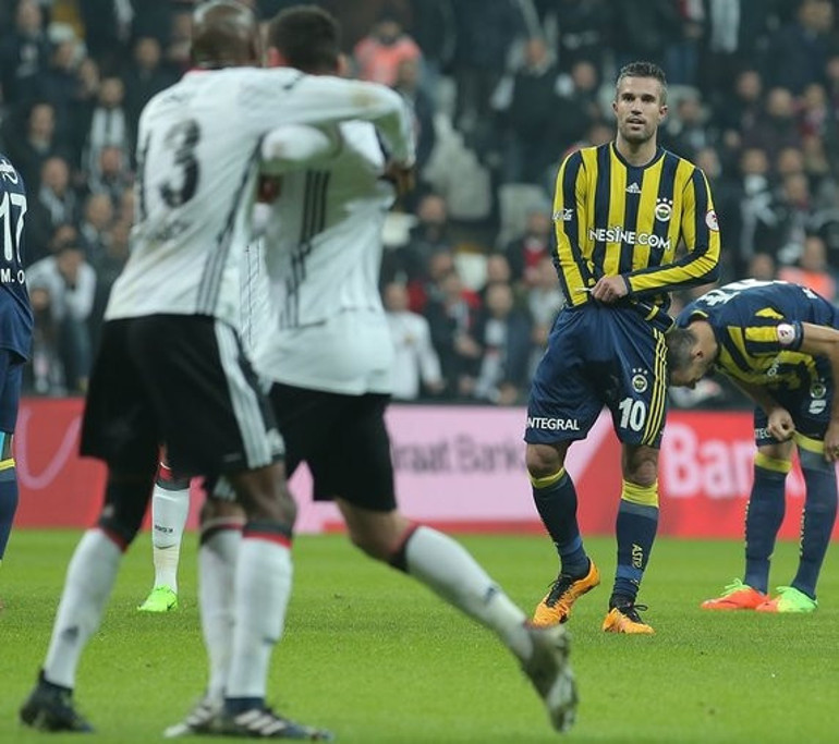 Flaş gelişme... Van Persieye dava açıldı