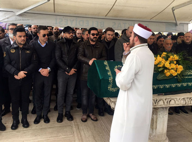 Gözyaşlarını tutamadılar Yaşar Gaga son yolculuğuna uğurlandı