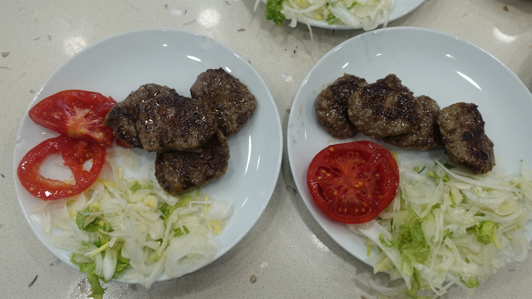 İki kent arasında kimin köftesi lezzetli tartışması