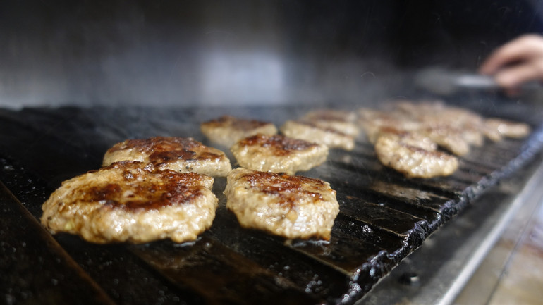 İki kent arasında kimin köftesi lezzetli tartışması