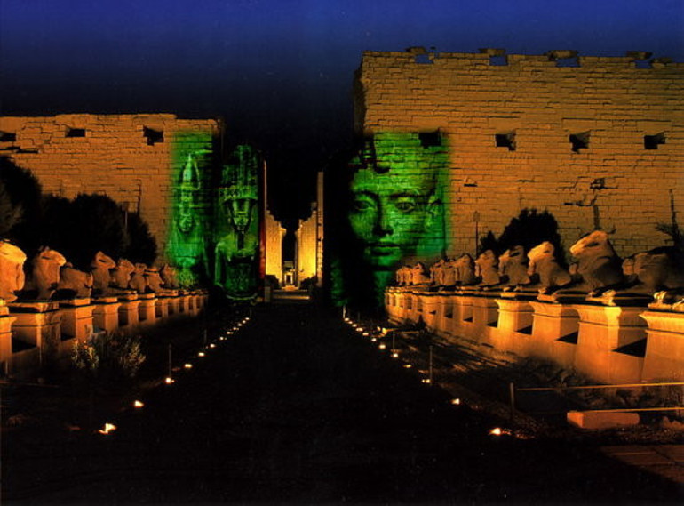 Kralları böyle alalım: Luxor