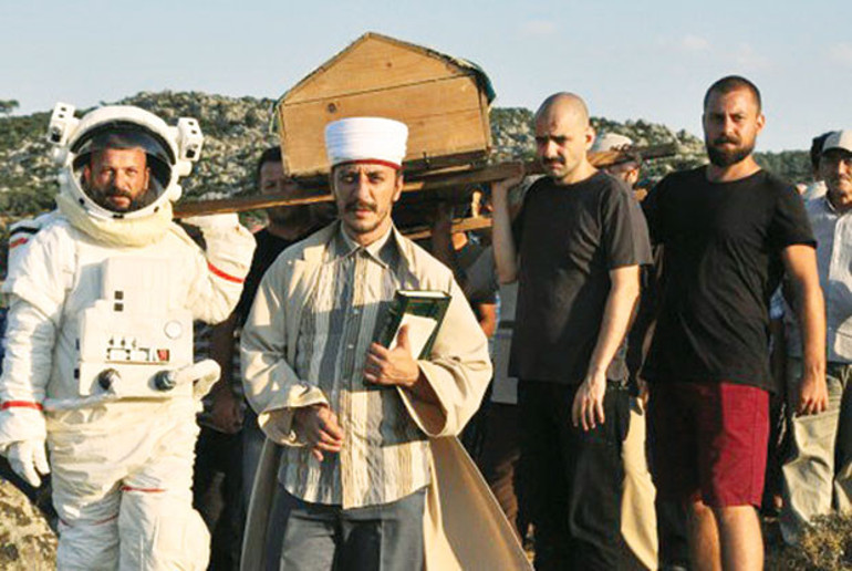 Âlem sanalsa kral benim