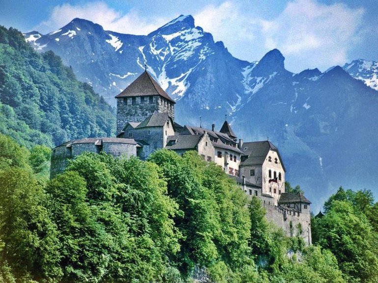 Alplerin eteğindeki ülkeler