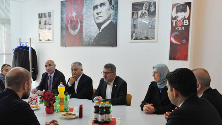 Engellenmezse radikallere yarar