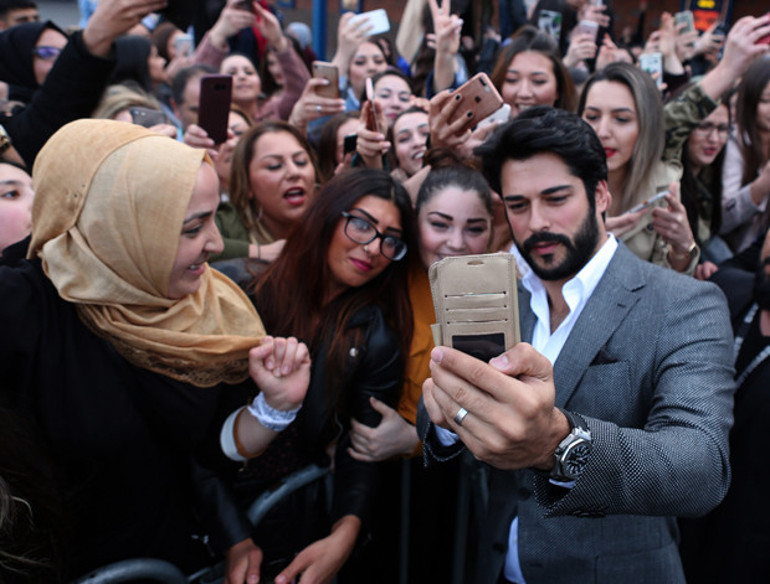 Ne olur gitme Burak