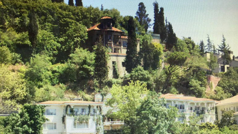 Gemi çarptı kel göründü