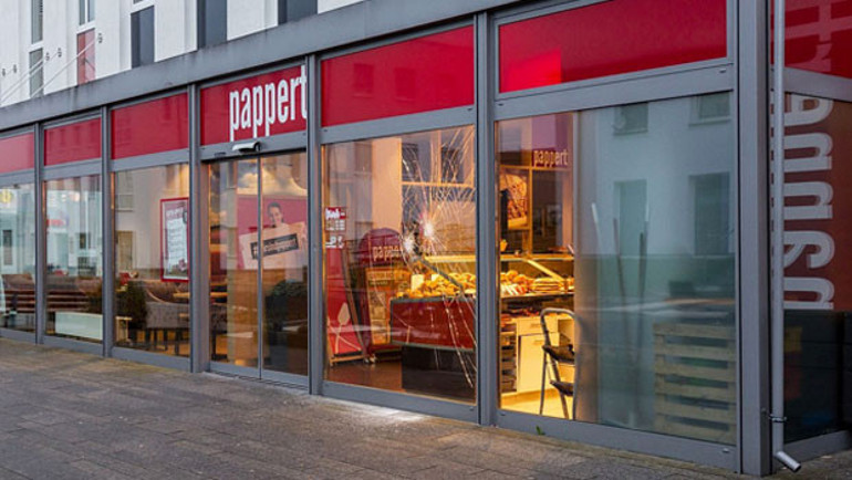 Kavgaya müdahale eden polis, Afgan genci öldürdü