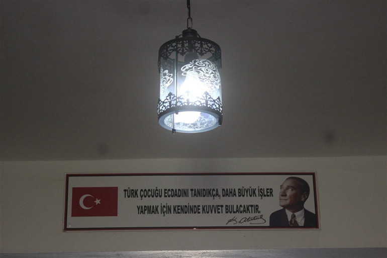 Okullarının elektriğini üretiyorlar