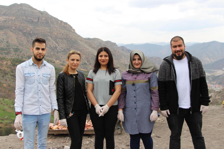 Öğrenci ve akademisyenler, sokak hayvanları için seferber