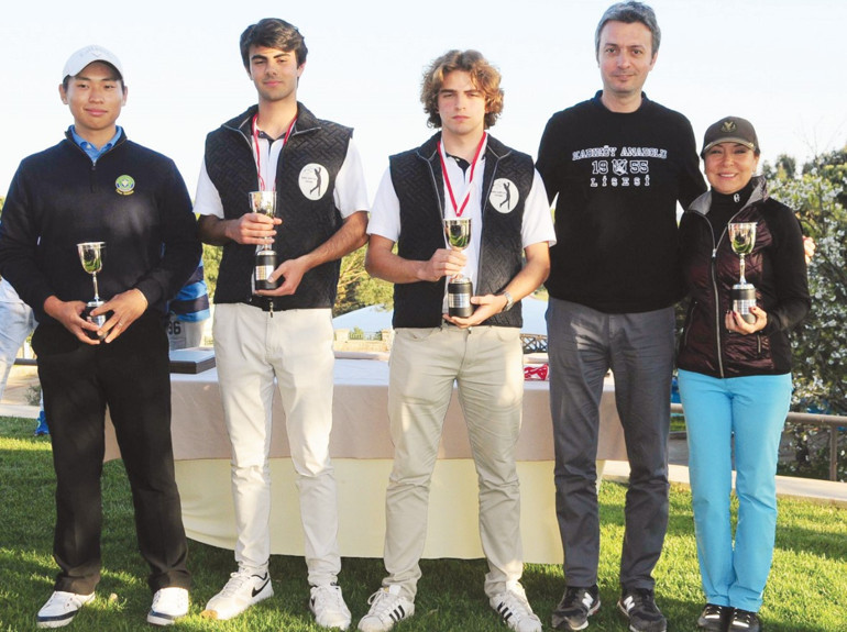 Genç golfçüler Kemer Countryde