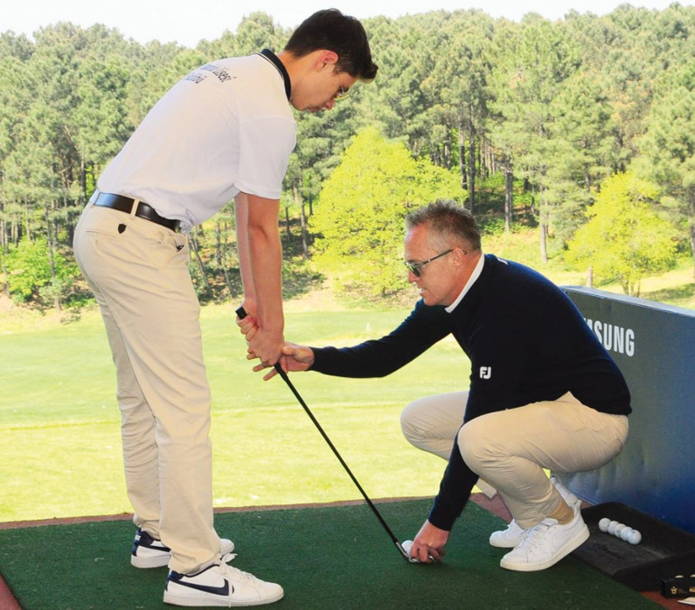 Genç golfçüler Kemer Countryde