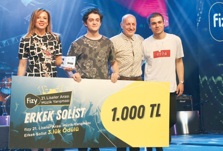 Liseli müzisyenler yarıştı