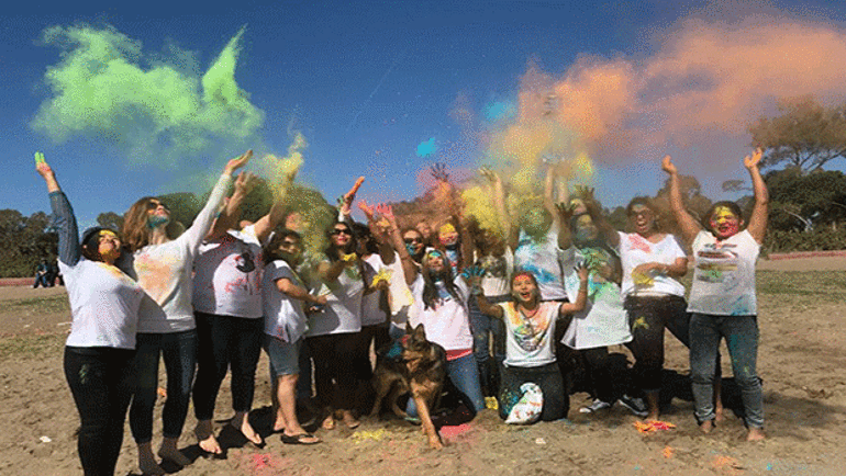 BAŞARILARIYLA YOLU AYDINLATAN KADINLAR