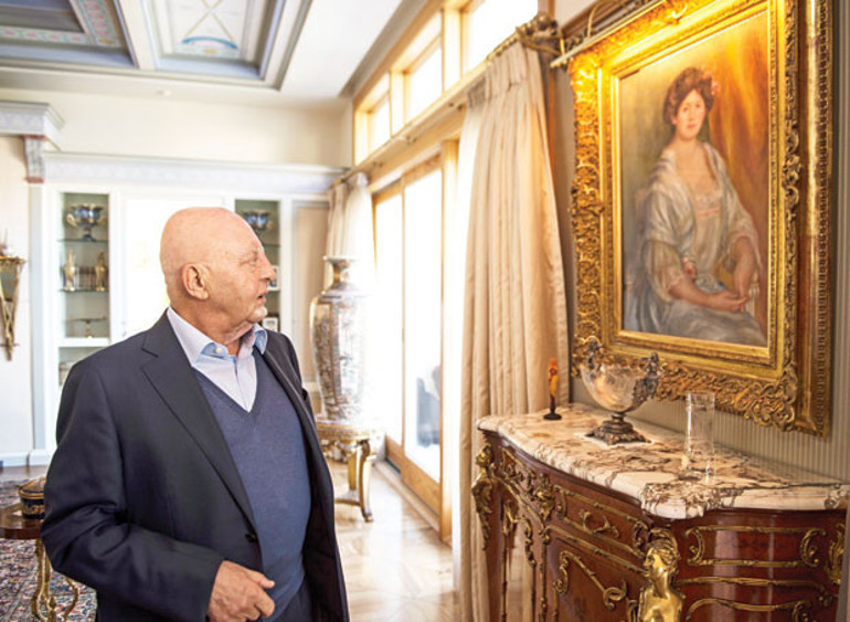 ‘Arkas’ında İzmir var