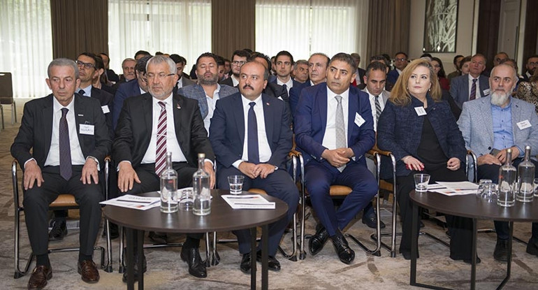 Avrupalı iş insanlarına Londra’da ‘marka’ ve ‘girişimcilik’ ödülü