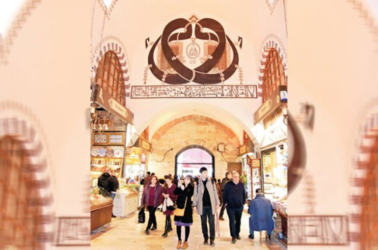 Mısır Çarşısının sembolü geri döndü