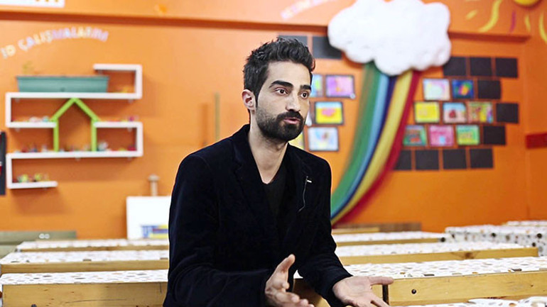 Harikalar diyarının yaratıcı öğretmeni