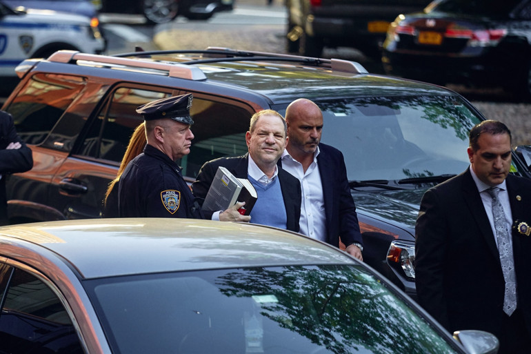 Tacizci yapımcı Harvey Weinstein teslim oldu