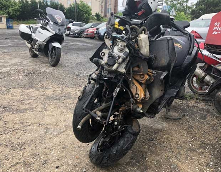 Ünlü oyuncu Arda Öziri motosiklet kazasında hayatını kaybetti