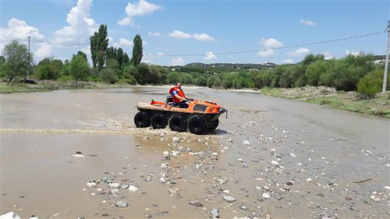 Anne ve abisinin gözleri önünde sele kapılan Rüzgardan acı haber geldi