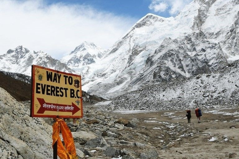 Dünyanın zirvesi Everestte çöple mücadele