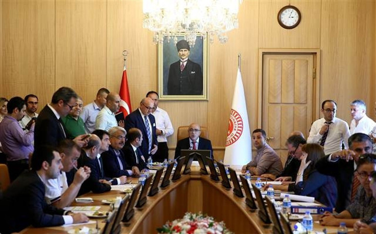 Mecliste kura çekimi