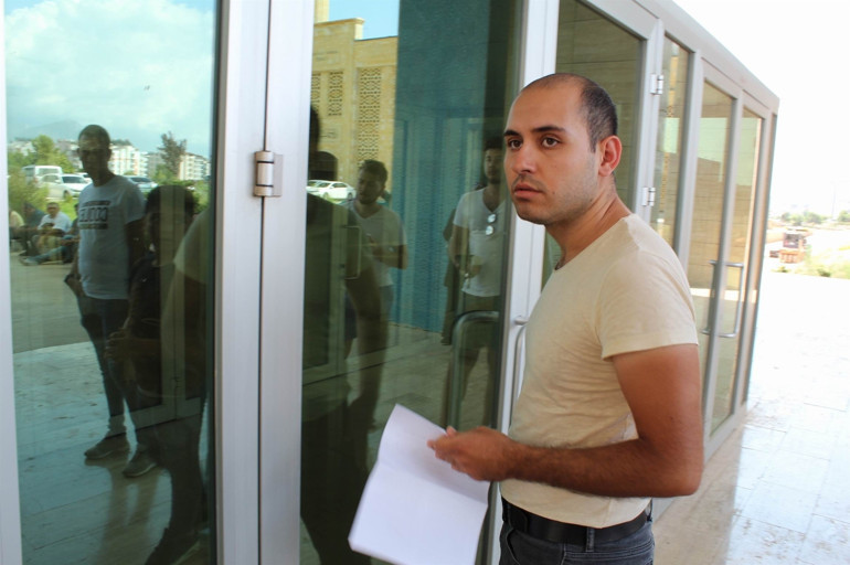 Türkiye’den YKS manzaraları... 80 yaşında sınava girdi