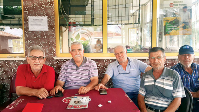 Sarılar destanı: Köy halkı 25 traktörüyle koşup onlarca insanı kurtardı