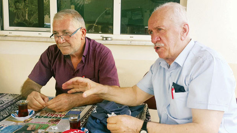 Sarılar destanı: Köy halkı 25 traktörüyle koşup onlarca insanı kurtardı