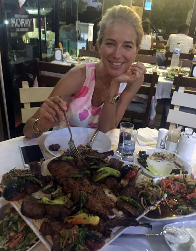 Burcu Esmersoy hamile mi Açıklama geldi