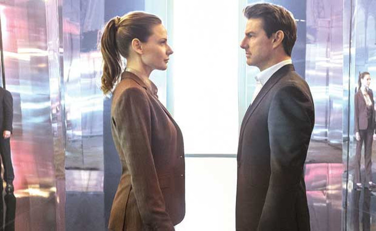 Hem yerden  hem havadan oynuyor...