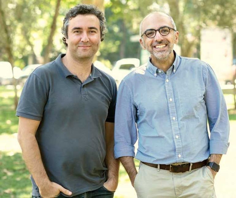 Filmde uzay gemisi  ışık hızına çıkar ya, AŞK ÖYLE BİR ŞEY