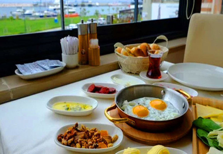 İstanbul’un deniz manzaralı kahvaltı mekânları
