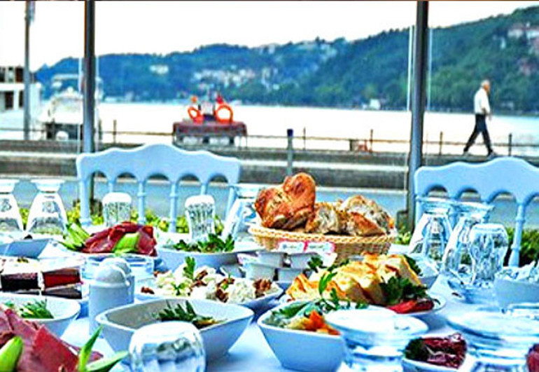 İstanbul’un deniz manzaralı kahvaltı mekânları