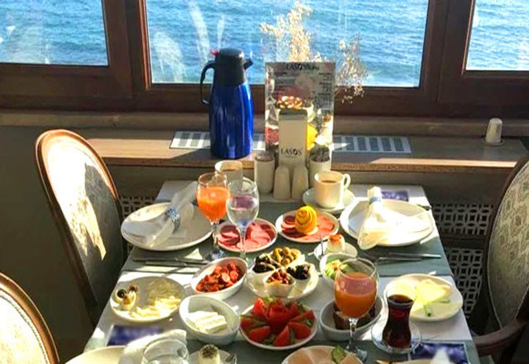İstanbul’un deniz manzaralı kahvaltı mekânları
