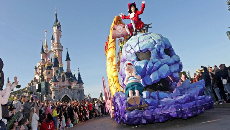 Yetişkinlere, Disneyland ve benzerlerinin daveti