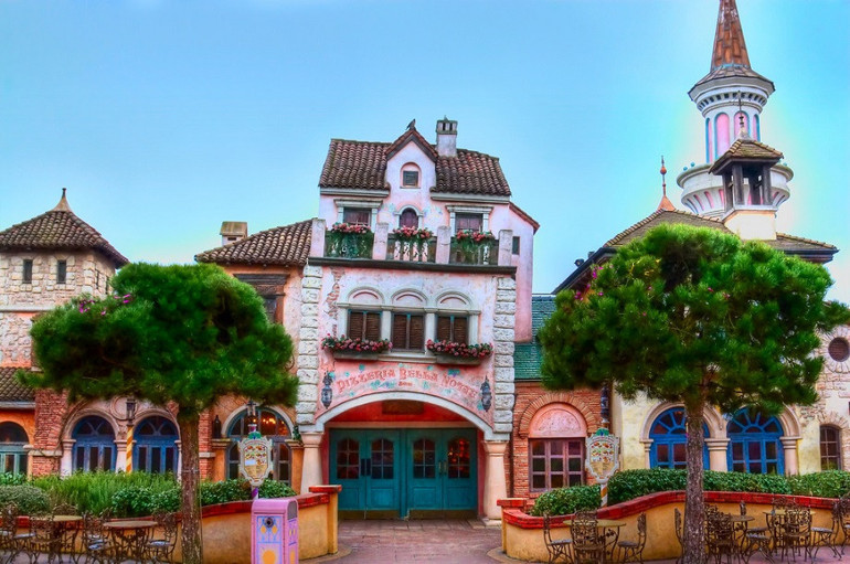 Yetişkinlere, Disneyland ve benzerlerinin daveti