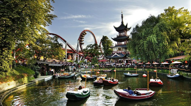 Yetişkinlere, Disneyland ve benzerlerinin daveti