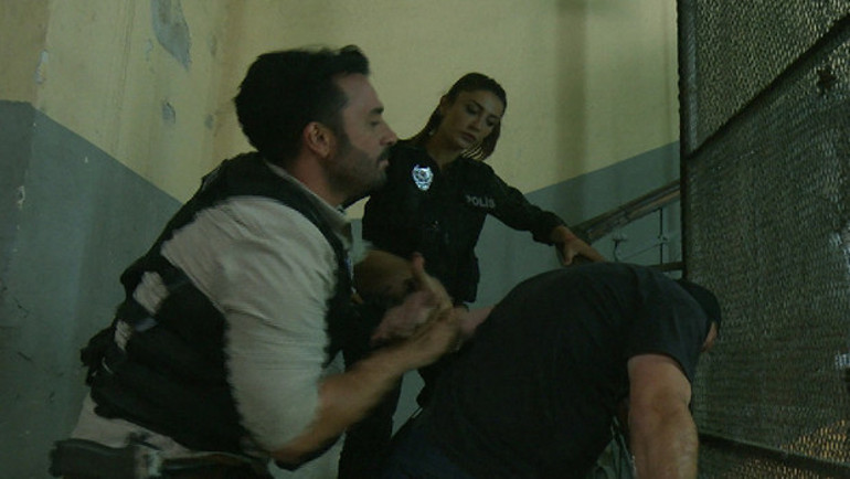 “Arka Sokaklar” 13.sezonu ile Eylül’de ekrana geliyor. Sevilen dizinin yeni sezon fragmanı yayınlandı.