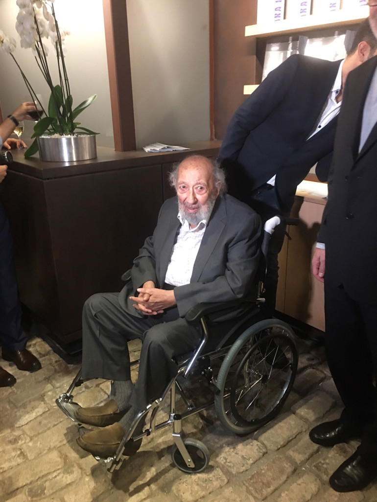 Ne mutlu Ara Güler’e