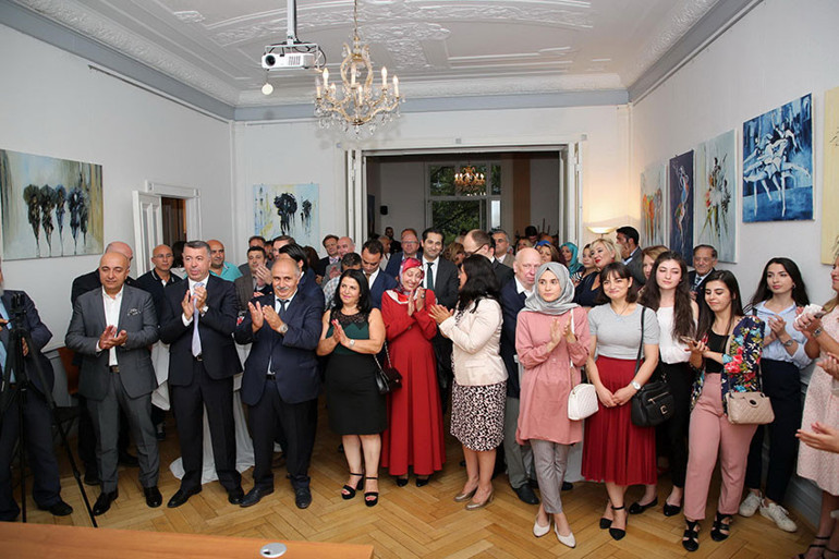 ‘Bayramlar, insana güzellik ve sevgi katar’