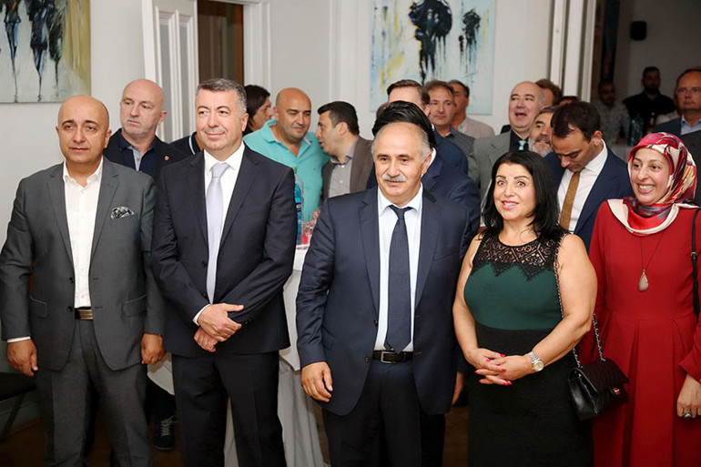 ‘Bayramlar, insana güzellik ve sevgi katar’