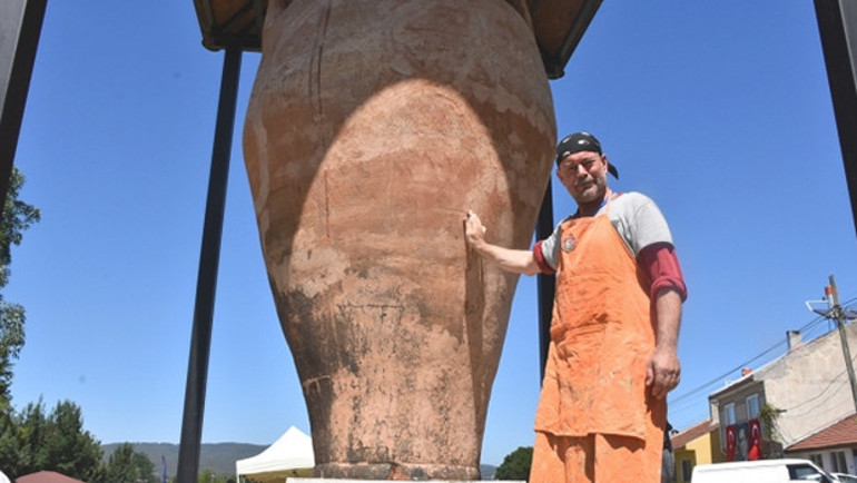 Üniversite hocasının hedefi: Dünyanın en büyük küpünü yapmak