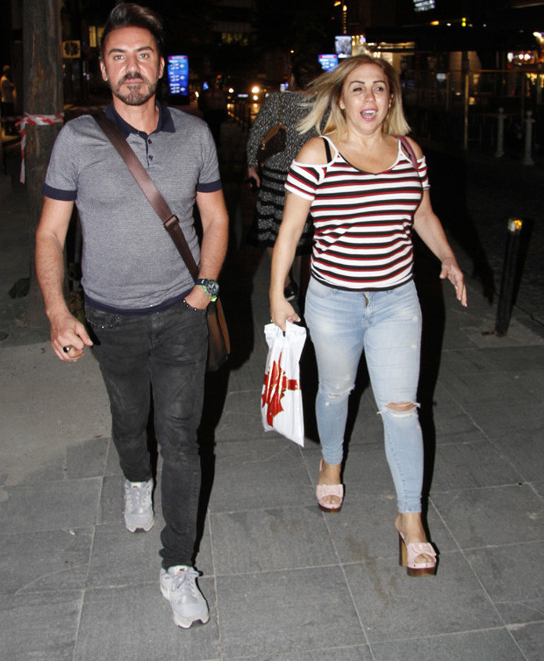 Sokak kedilerini beslediler