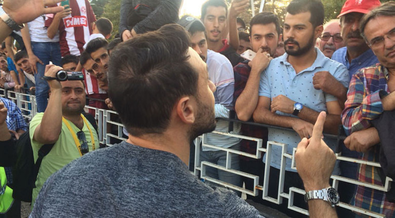 Ahmet Dursun isyan etti: Kalecimi döveceklerdi