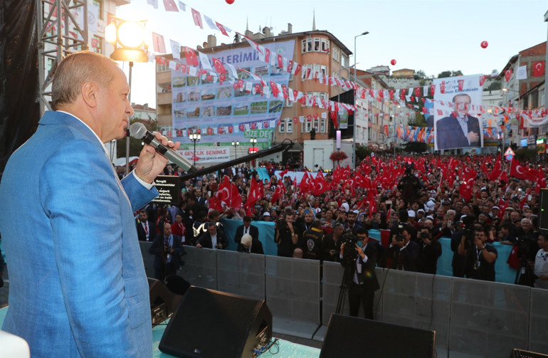 Cumhurbaşkanı Erdoğan: Teröre bulaşanlar sandıktan çıkarsa gereğini yapar, kayyum atarız