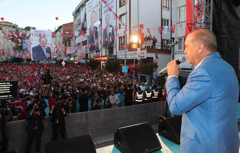 Cumhurbaşkanı Erdoğan: Teröre bulaşanlar sandıktan çıkarsa gereğini yapar, kayyum atarız