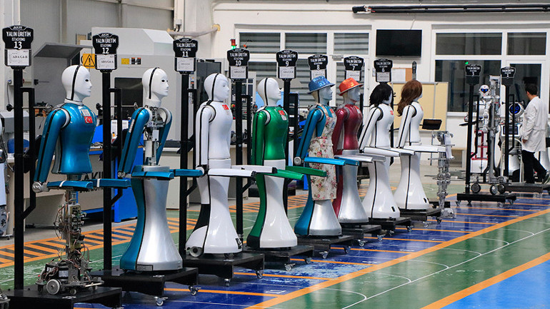 Adım atan robot Akıncı-4 görücüye çıktı