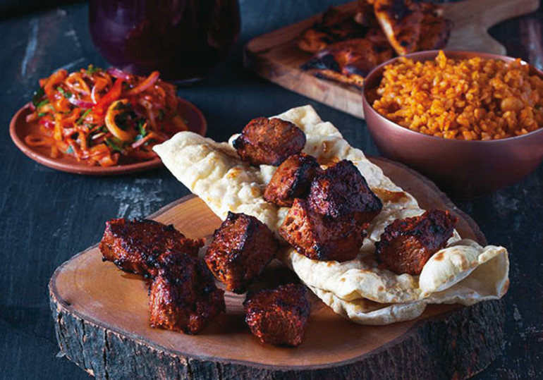 Perhizmiş, ölçülü yemekmiş falan... Bunlar, Hamdi ziyaretinde teoride kalıyor